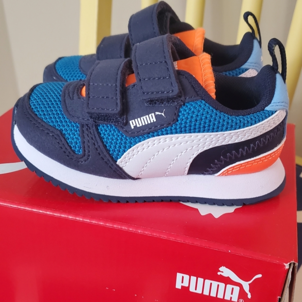 NIB Toddler Puma velcro sneakers shoes